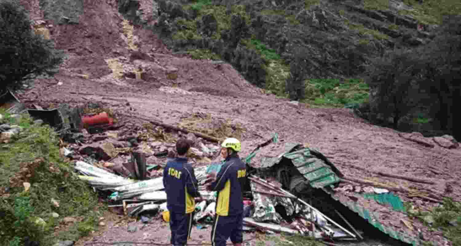 Rescue workers search through debris on the Yamunotri highway near Silai Bend in Uttarkashi after a cloudburst left nine labourers missing and damaged roads, bridges, and farmland on Sunday.
Rescue workers search through debris on the Yamunotri highway near Silai Bend in Uttarkashi after a cloudburst left nine labourers missing and damaged roads, bridges, and farmland on Sunday.