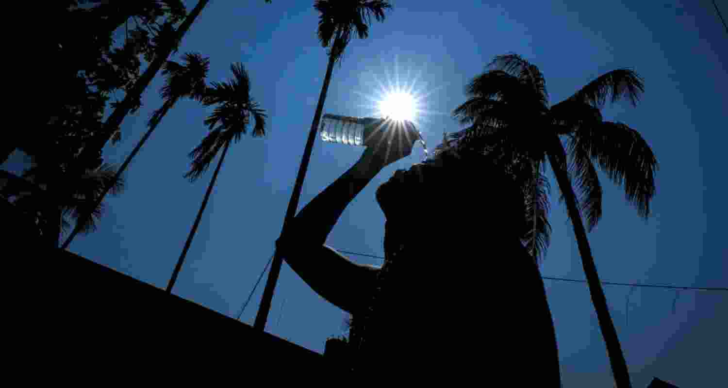 Residents struggle with soaring temperatures as a heatwave grips Punjab and Chandigarh. Residents struggle with soaring temperatures as a heatwave grips Punjab and Chandigarh.