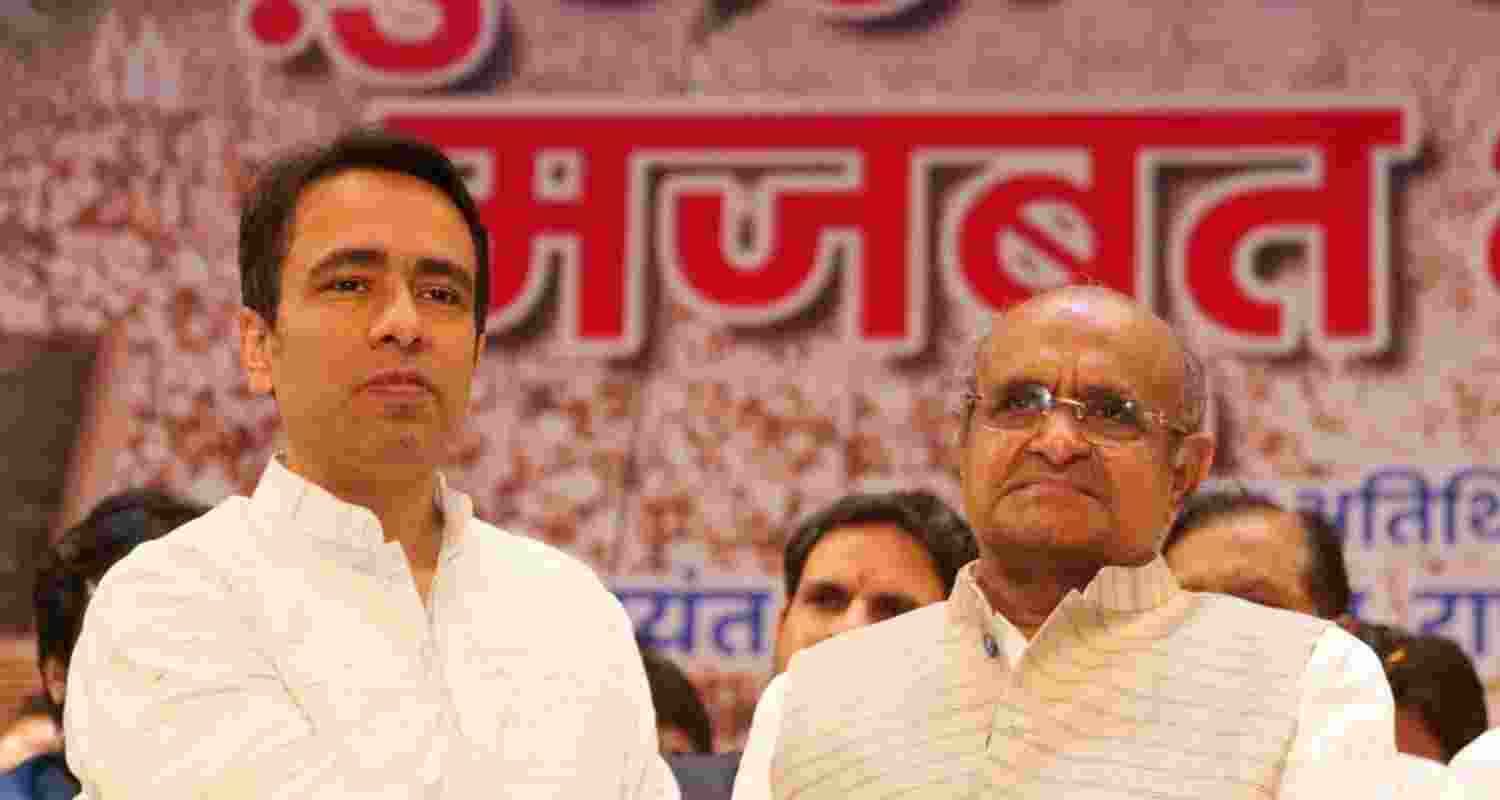 Ex-JD(U) leader KC Tyagi joins RLD Ex-JD(U) leader KC Tyagi joins RLD
