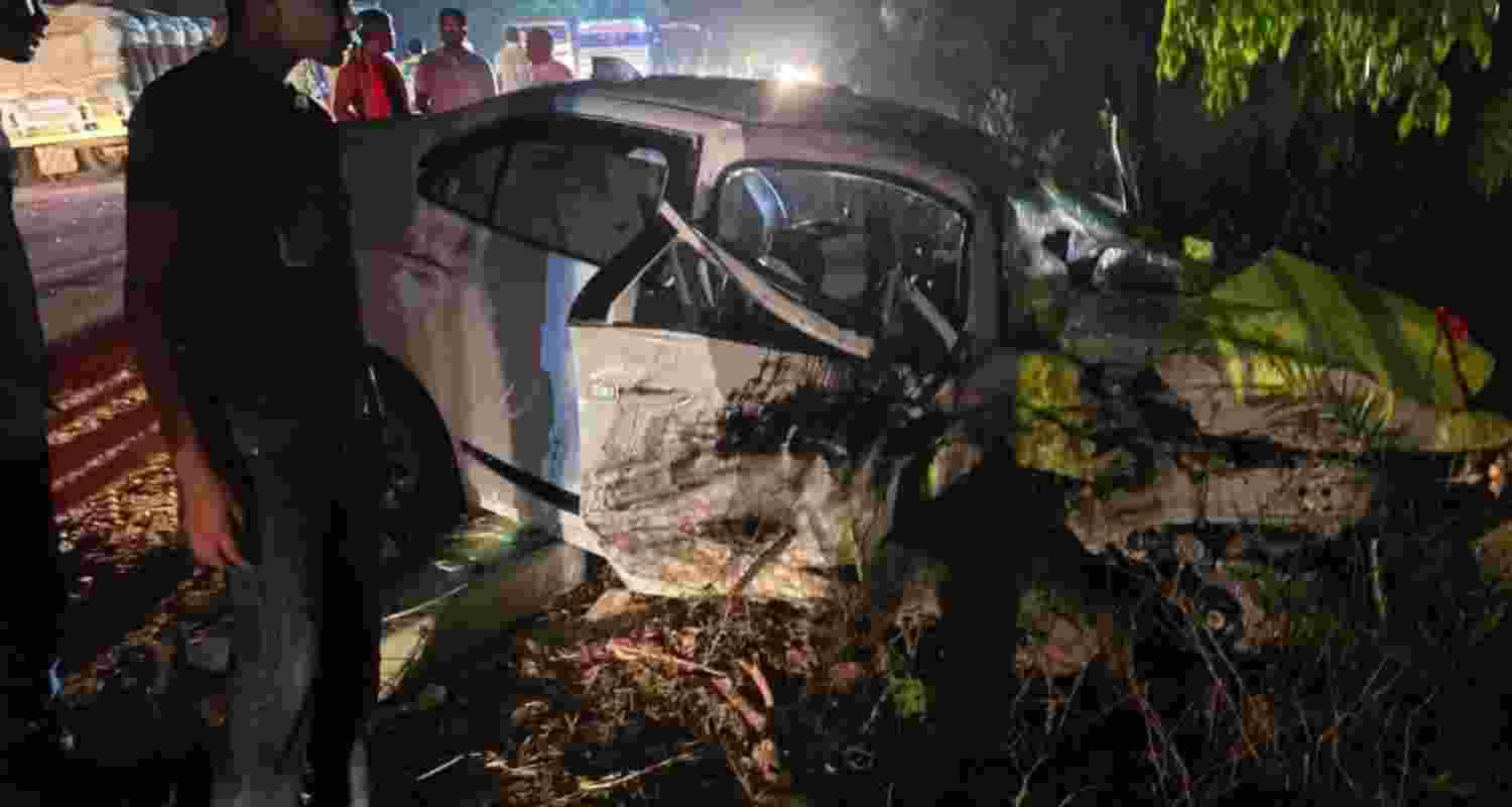 Six killed, including a child, in head-on collision on NH-30 in Chhattisgarh’s Kanker; three critical as probe into speeding crash continues. Six killed, including a child, in head-on collision on NH-30 in Chhattisgarh’s Kanker; three critical as probe into speeding crash continues.