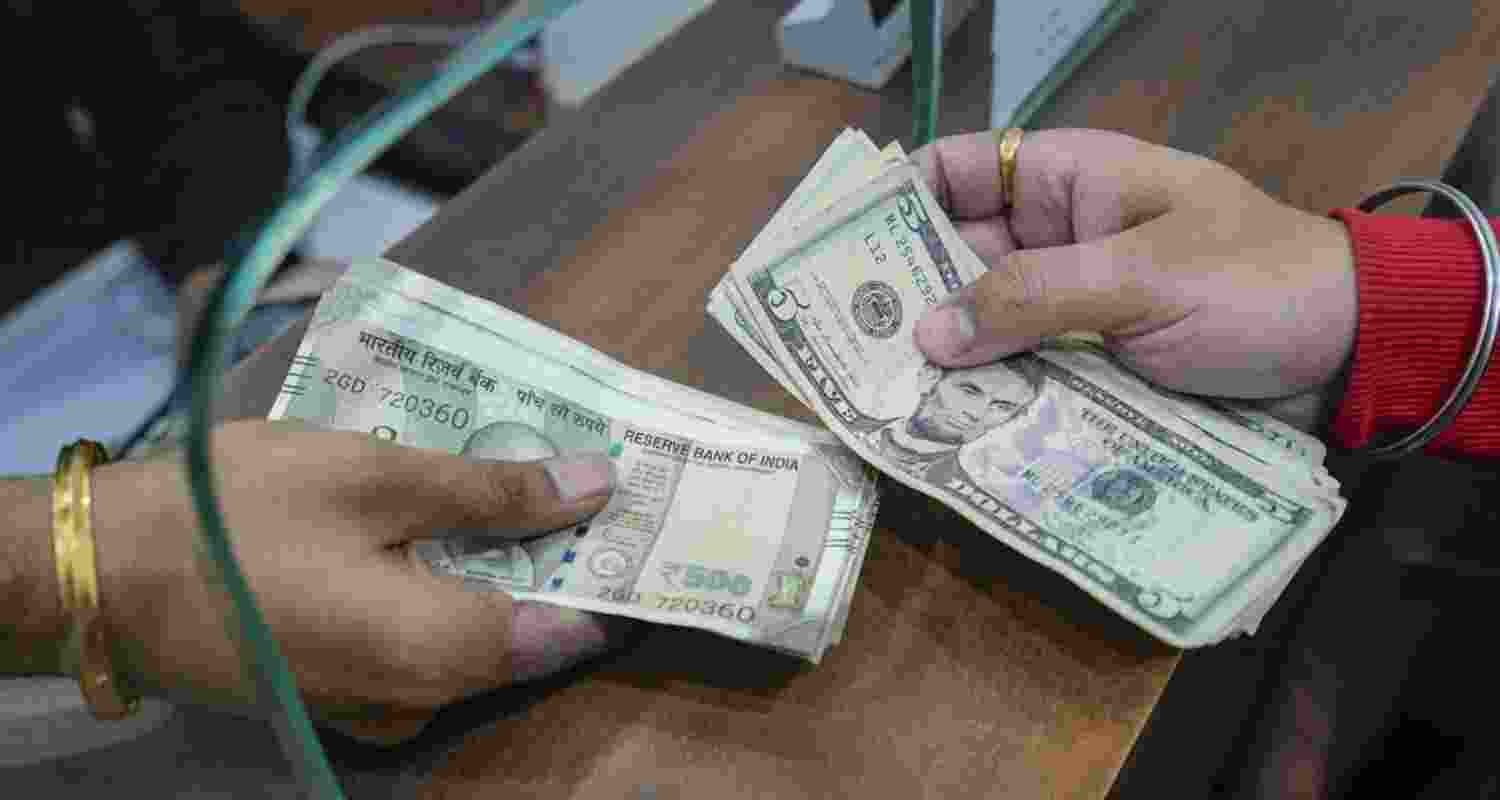 Rupee falls 11 paise to 94.27 against US dollar in early trade Rupee falls 11 paise to 94.27 against US dollar in early trade
