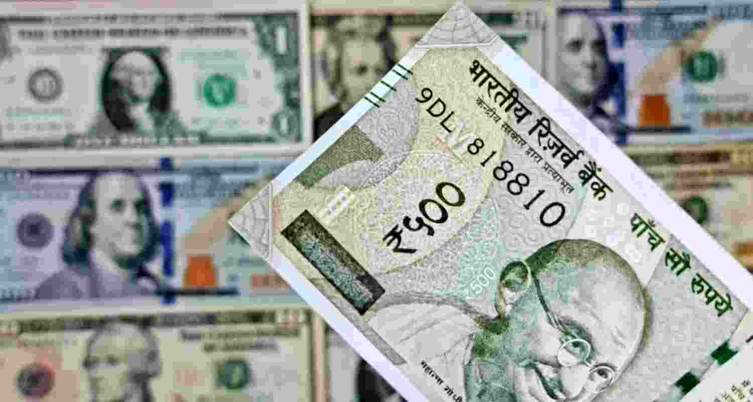 Rupee hits record low against US dollar amid war fears Rupee hits record low against US dollar amid war fears
