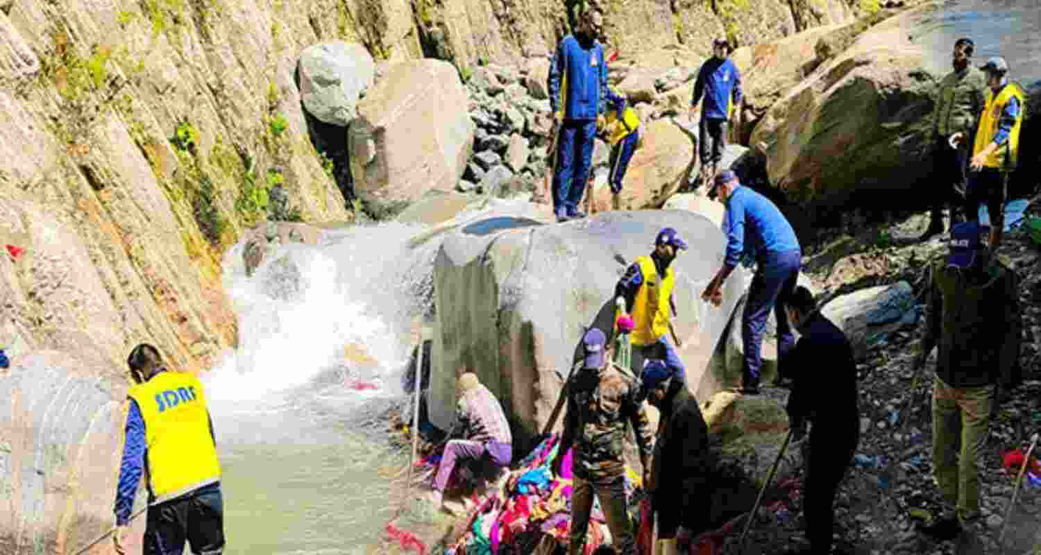 SDRF leads clean-up at Yamunotri Dham. SDRF leads clean-up at Yamunotri Dham.