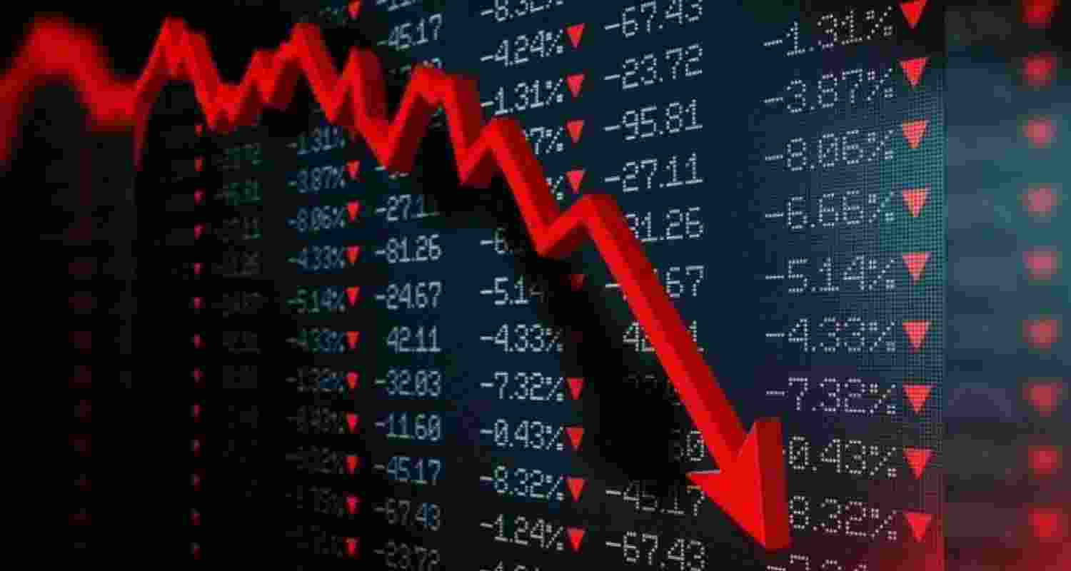 Sensex tanks over 1,000 pts as IT stocks crash Sensex tanks over 1,000 pts as IT stocks crash