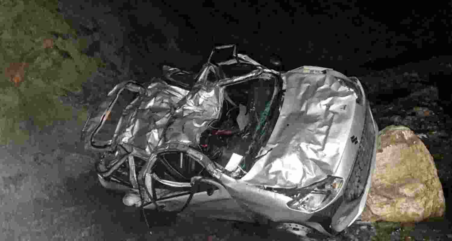 4 killed as vehicle falls into gorge in Shimla, Himachal 4 killed as vehicle falls into gorge in Shimla, Himachal