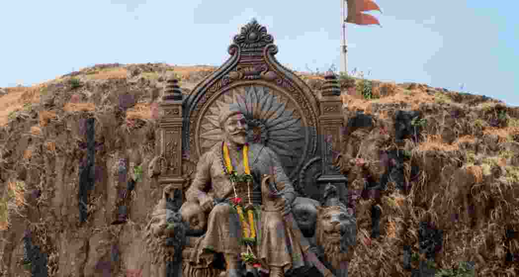 Controversy swirls around the unveiling of Chhatrapati Shivaji Maharaj's statue in Goa. Controversy swirls around the unveiling of Chhatrapati Shivaji Maharaj's statue in Goa.