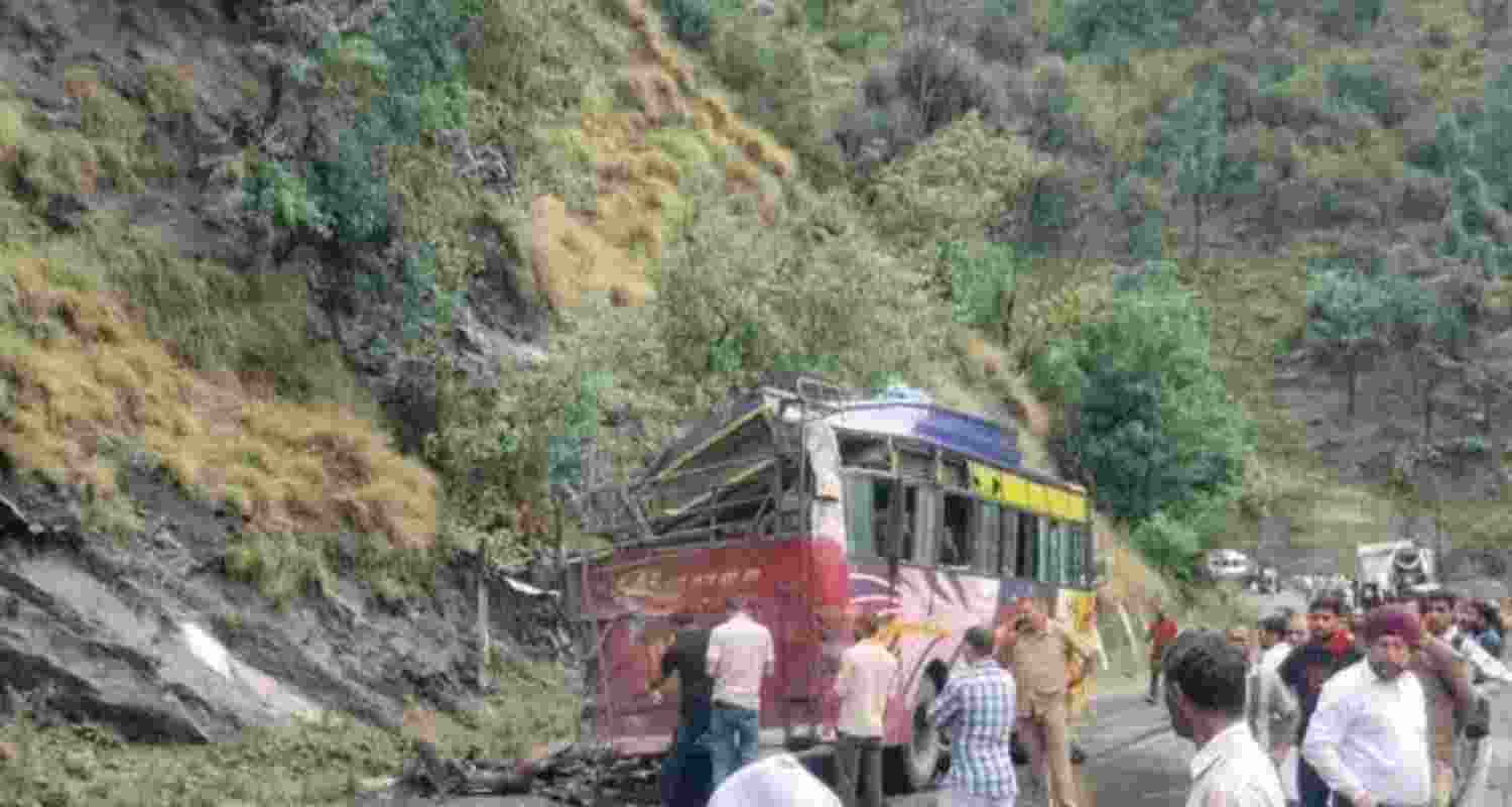 Shooting stones hit a bus, which left two individuals dead and many others injured in Doda.
Shooting stones hit a bus, which left two individuals dead and many others injured in Doda.