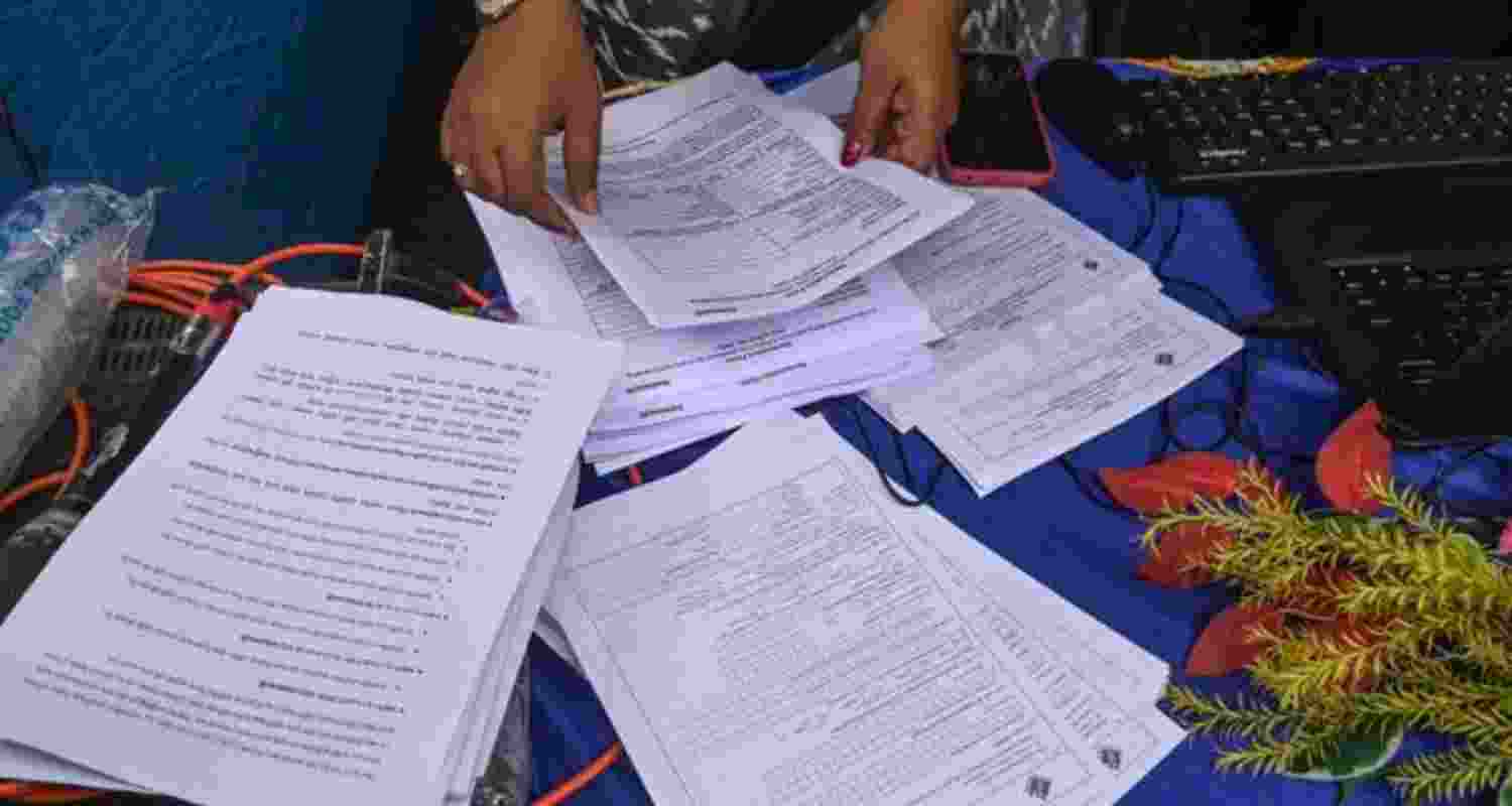 The Bengal SIR exercise, which began on December 4 and concluded on December 11, was notable for reports of an exodus of illegal Bangladeshis and protests from booth-level officers (BLOs) regarding harsh timelines and excessive work pressure. The Bengal SIR exercise, which began on December 4 and concluded on December 11, was notable for reports of an exodus of illegal Bangladeshis and protests from booth-level officers (BLOs) regarding harsh timelines and excessive work pressure.