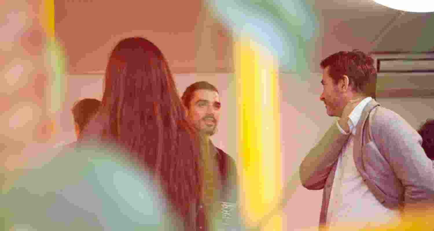 Avoid awkward small talk with these 2 simple tips Avoid awkward small talk with these 2 simple tips