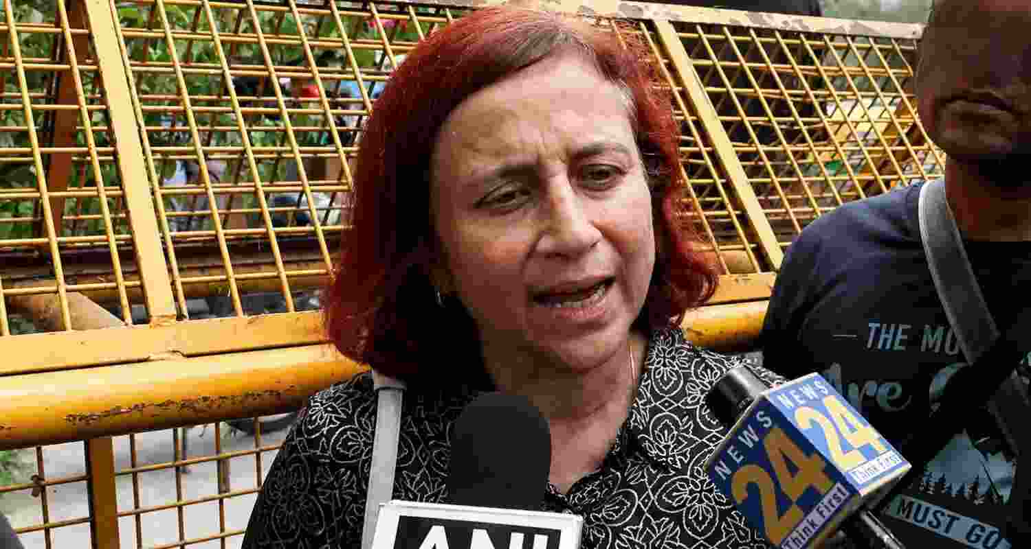 Sonam Wangchuk's wife seeks his discharge from Safdarjung Hospital over transparency concerns as doctors warn of kidney risks after his 20-day fast. Sonam Wangchuk's wife seeks his discharge from Safdarjung Hospital over transparency concerns as doctors warn of kidney risks after his 20-day fast.