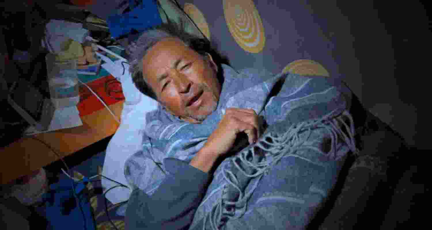 Sonam Wangchuk speaks on day 16 of his climate fast. Sonam Wangchuk speaks on day 16 of his climate fast.