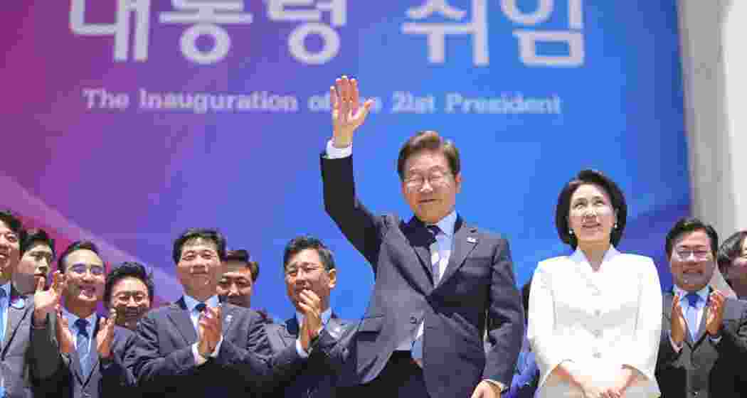 South Korean President Lee Jae-myung waves after his inauguration ceremony at the National Assembly in Seoul on Wednesday. He vowed to pursue dialogue with North Korea and deepen ties with the US and Japan. South Korean President Lee Jae-myung waves after his inauguration ceremony at the National Assembly in Seoul on Wednesday. He vowed to pursue dialogue with North Korea and deepen ties with the US and Japan.