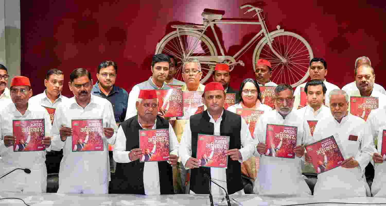 Samajwadi Party's manifesto unveiled: Caste census by 2025 and farmer welfare in focus Samajwadi Party's manifesto unveiled: Caste census by 2025 and farmer welfare in focus