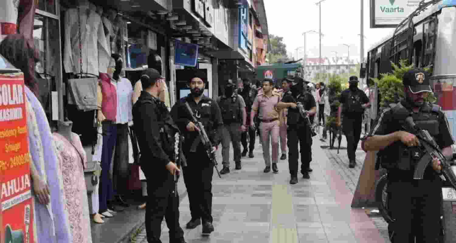 J&K has intensified security ahead of Independence Day, with DGP Nalin Prabhat reviewing arrangements in Srinagar amid heightened vigilance. J&K has intensified security ahead of Independence Day, with DGP Nalin Prabhat reviewing arrangements in Srinagar amid heightened vigilance.