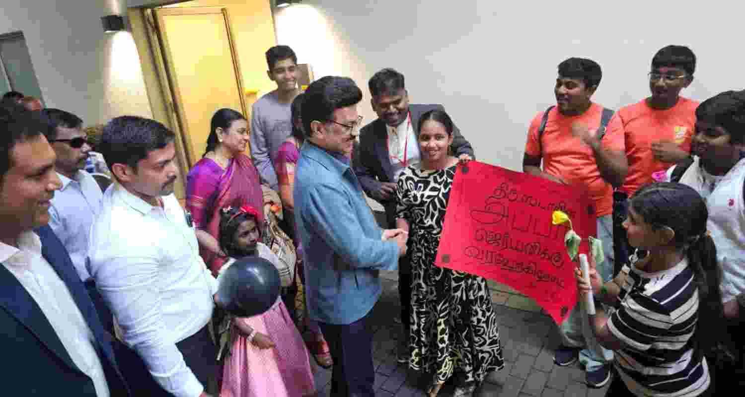 Tamil Nadu Chief Minister MK Stalin receives a warm welcome in Deutschland, Europe, by Tamil families. Tamil Nadu Chief Minister MK Stalin receives a warm welcome in Deutschland, Europe, by Tamil families.