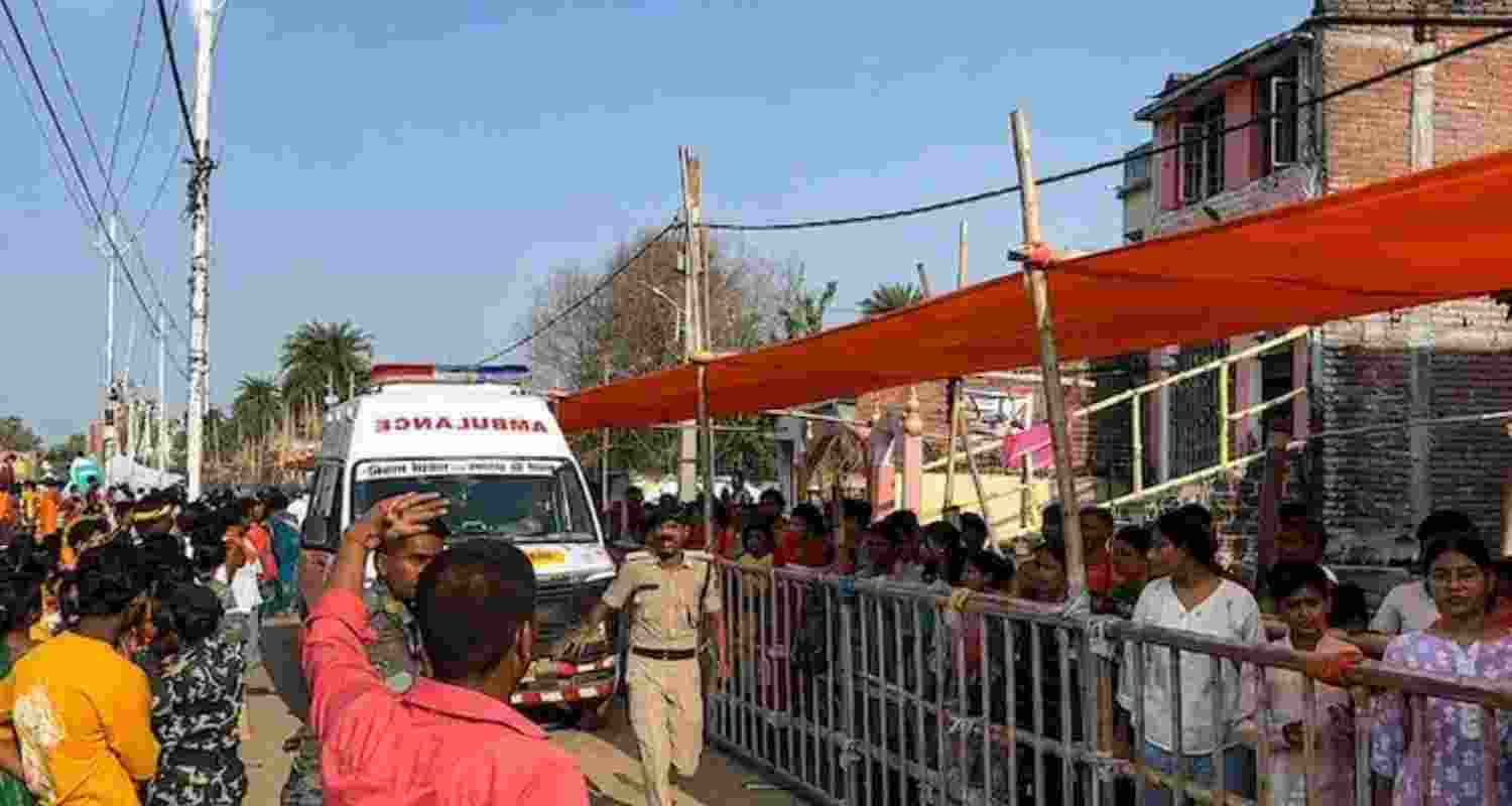 7 dead as snapped power line triggers temple stampede in Bihar's Lakhisarai 7 dead as snapped power line triggers temple stampede in Bihar's Lakhisarai
