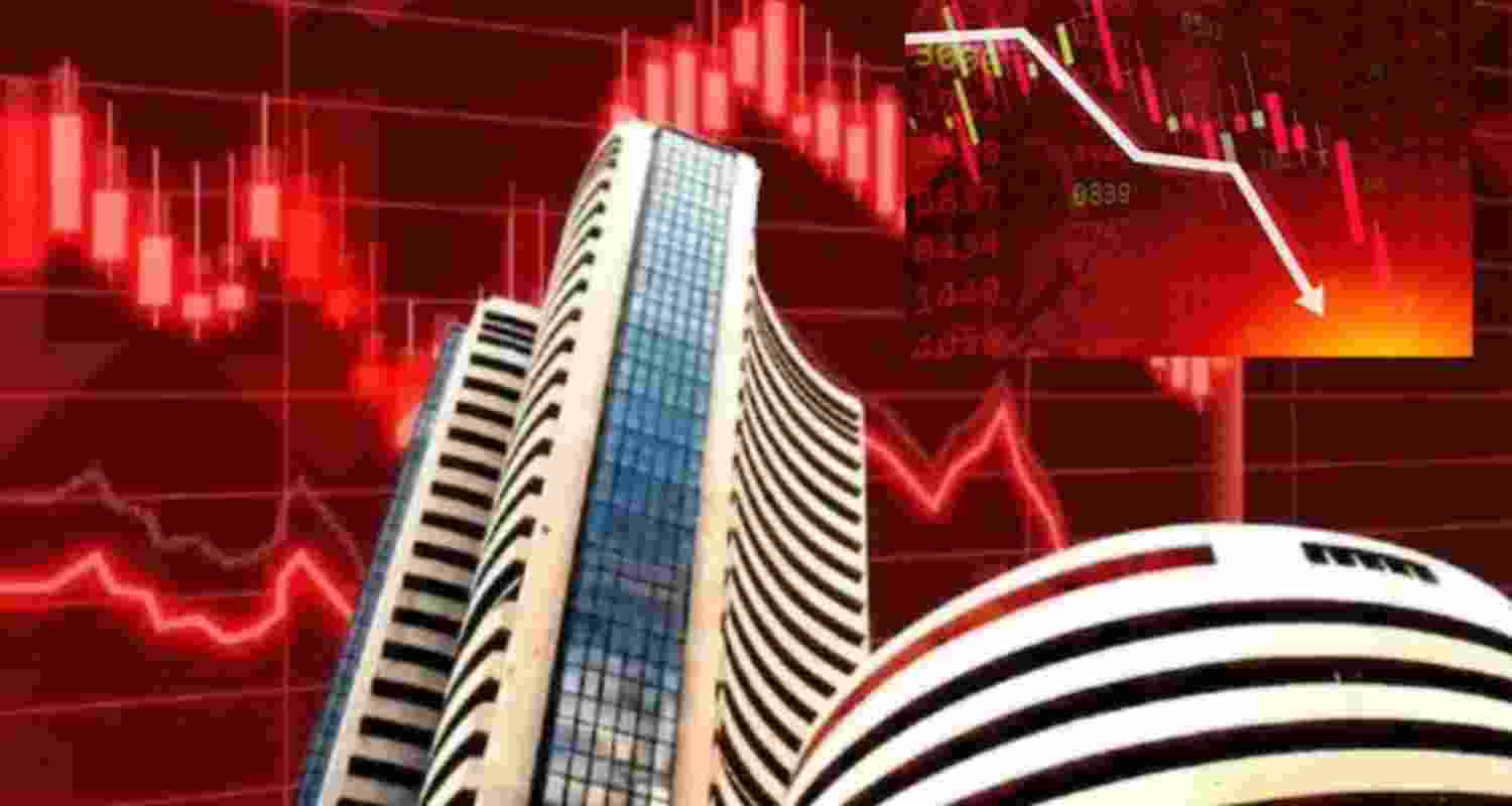 Sensex crashes 1,100 pts, Nifty down 300 pts in early trade Sensex crashes 1,100 pts, Nifty down 300 pts in early trade