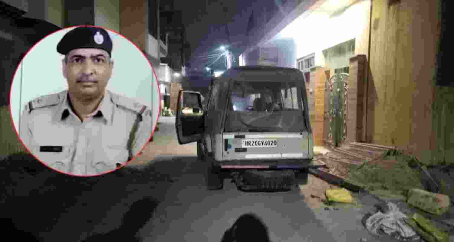 Sub-Inspector Ramesh was beaten to death in Hisar. Sub-Inspector Ramesh was beaten to death in Hisar.