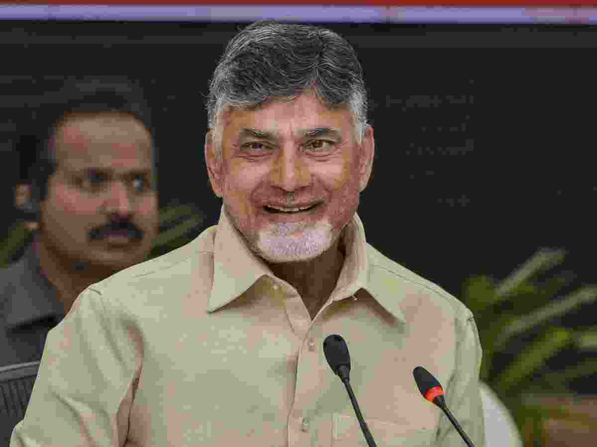 N Chandrababu Naidu promises Rs 1 lakh Haj aid if NDA wins in Andhra Pradesh N Chandrababu Naidu promises Rs 1 lakh Haj aid if NDA wins in Andhra Pradesh