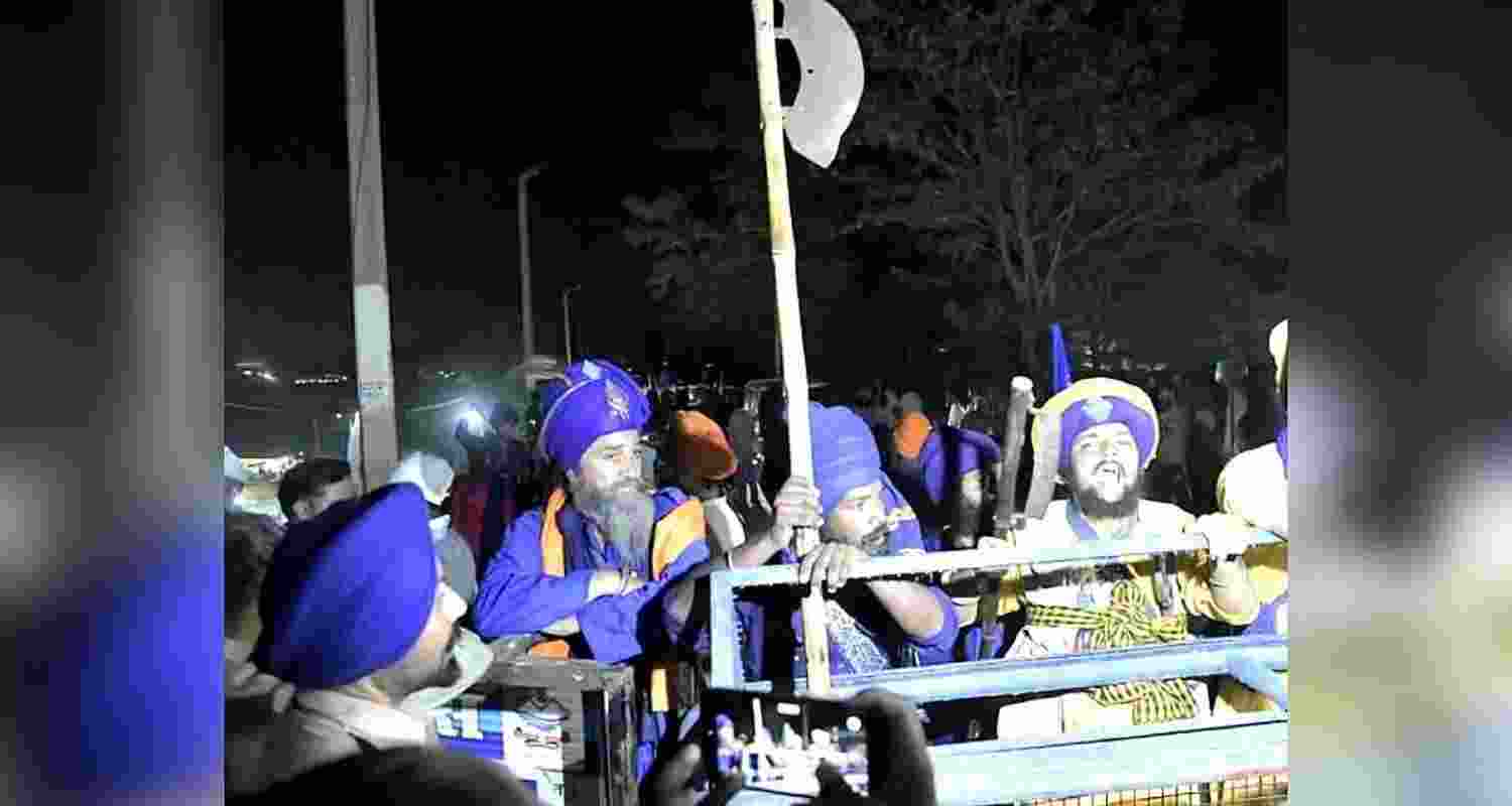 The situation at the Uttarakhand-Himachal Pradesh border returned to normal after negotiations between Nihang Sikhs and the administration on Friday. The situation at the Uttarakhand-Himachal Pradesh border returned to normal after negotiations between Nihang Sikhs and the administration on Friday.