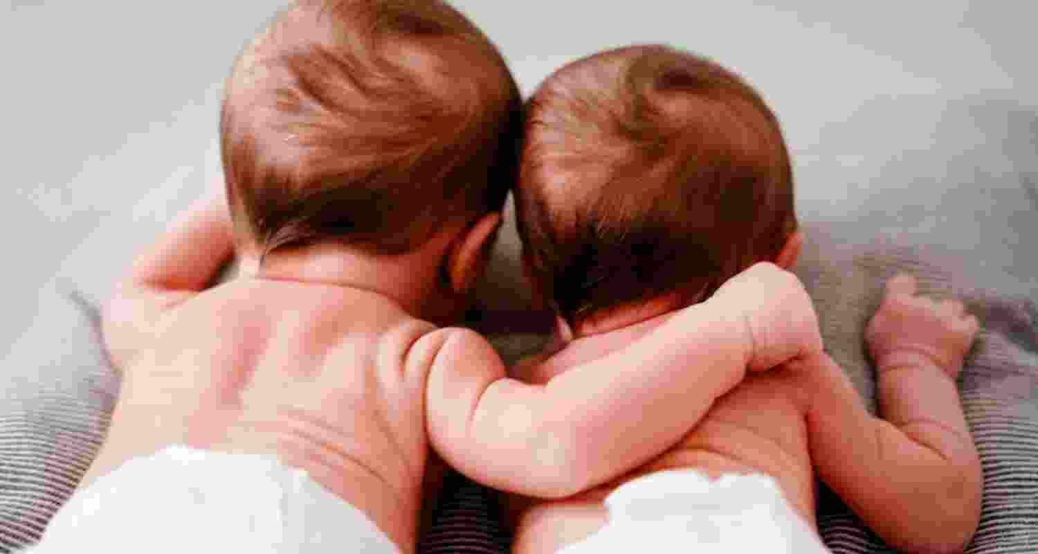 If one has a reaction to a new food, is the other more likely to as well? If one has a reaction to a new food, is the other more likely to as well?