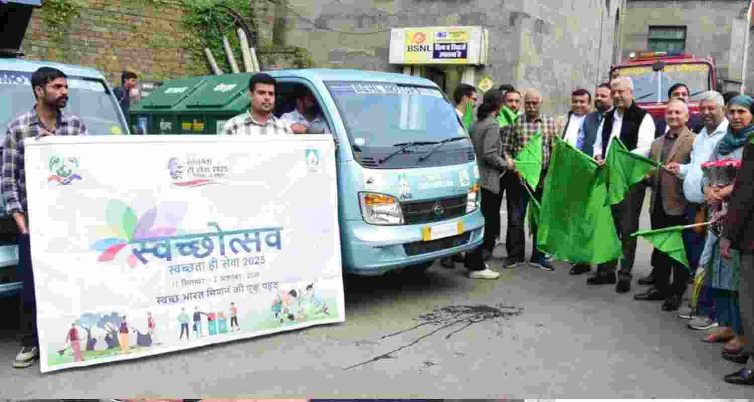Two electric waste management vehicles flagged off in Shimla under ‘Swachhta Hi Sewa’ Pakhwada 2025. Two electric waste management vehicles flagged off in Shimla under ‘Swachhta Hi Sewa’ Pakhwada 2025.