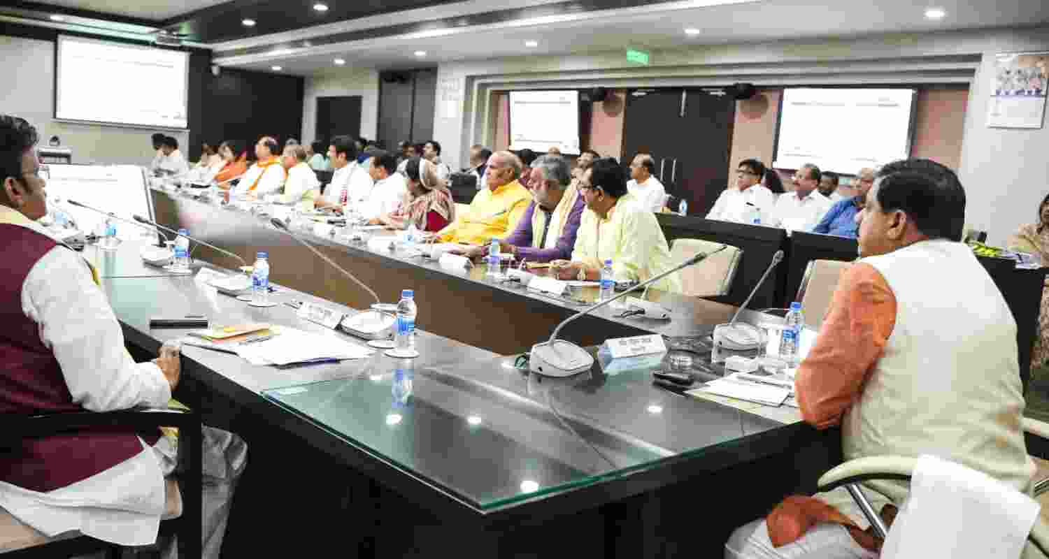 MP Cabinet Greenlights Rs 24,420 Cr Electricity Subsidy, and Over 40000 Health Sector Jobs. MP Cabinet Greenlights Rs 24,420 Cr Electricity Subsidy, and Over 40000 Health Sector Jobs.