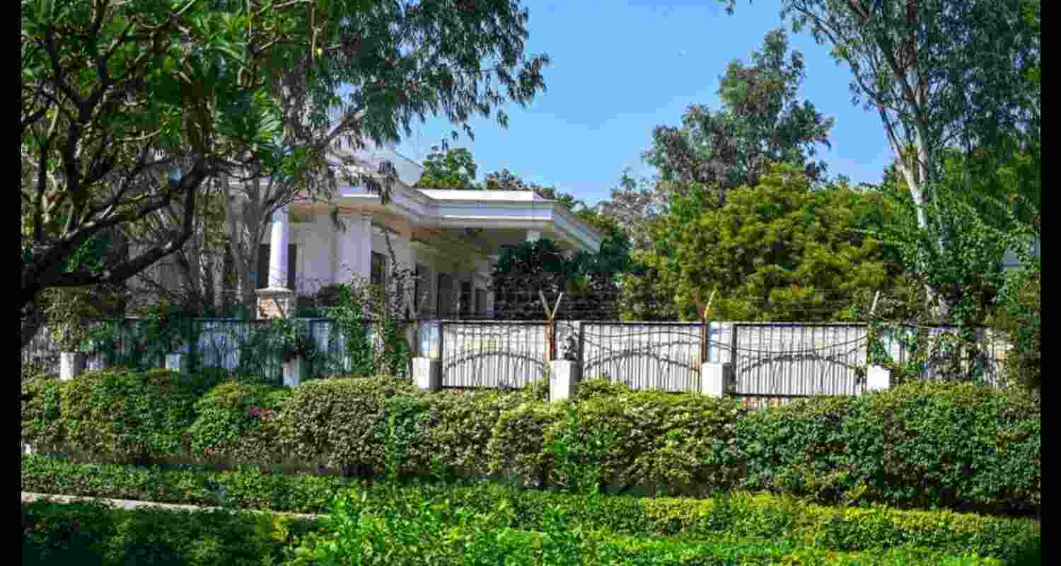 AAP Hits Back at BJP Over Allegations of Bungalow Luxury. AAP Hits Back at BJP Over Allegations of Bungalow Luxury.