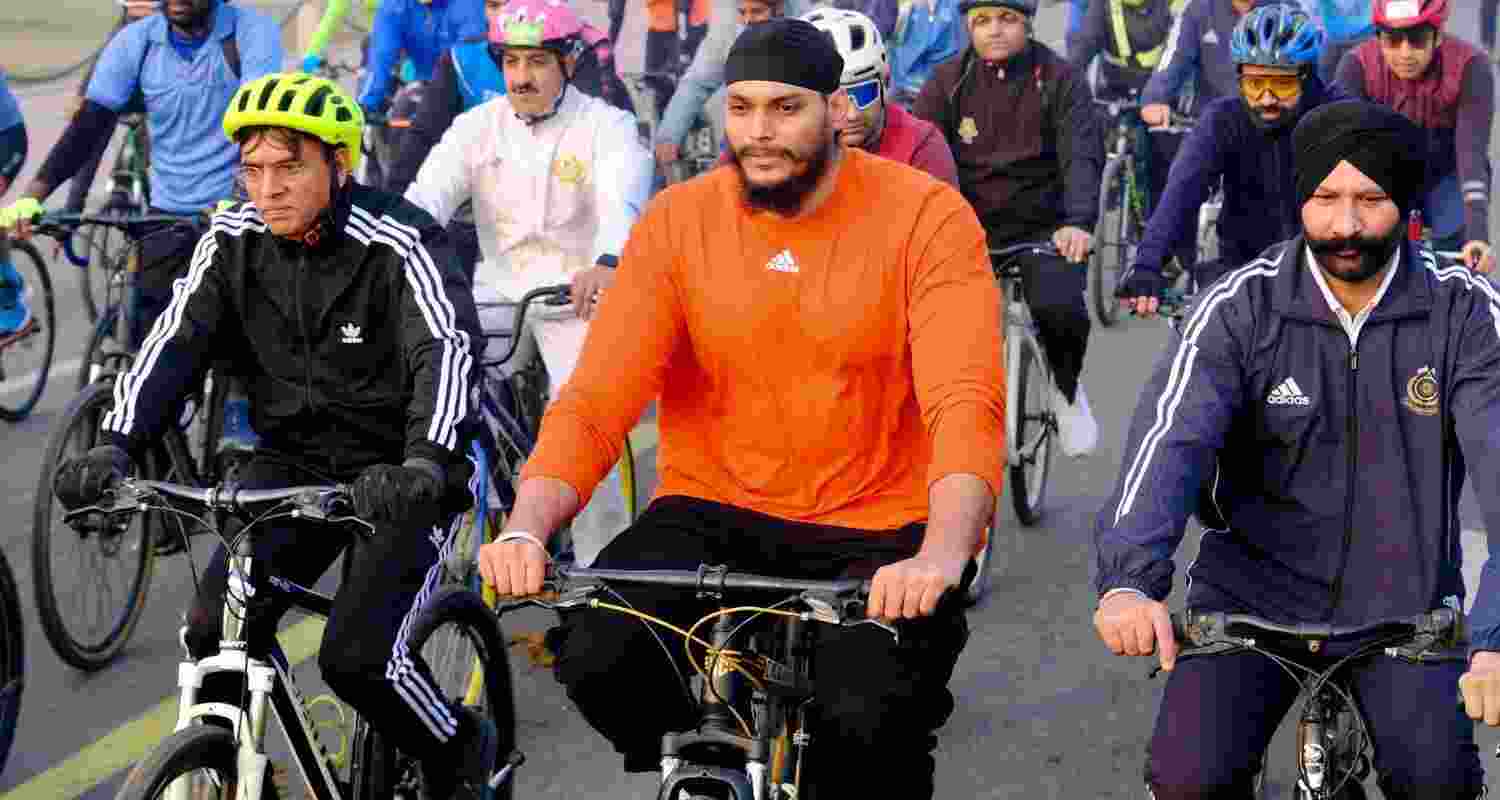 Fit India Sundays on Cycle promotes fitness and sustainability. Fit India Sundays on Cycle promotes fitness and sustainability.