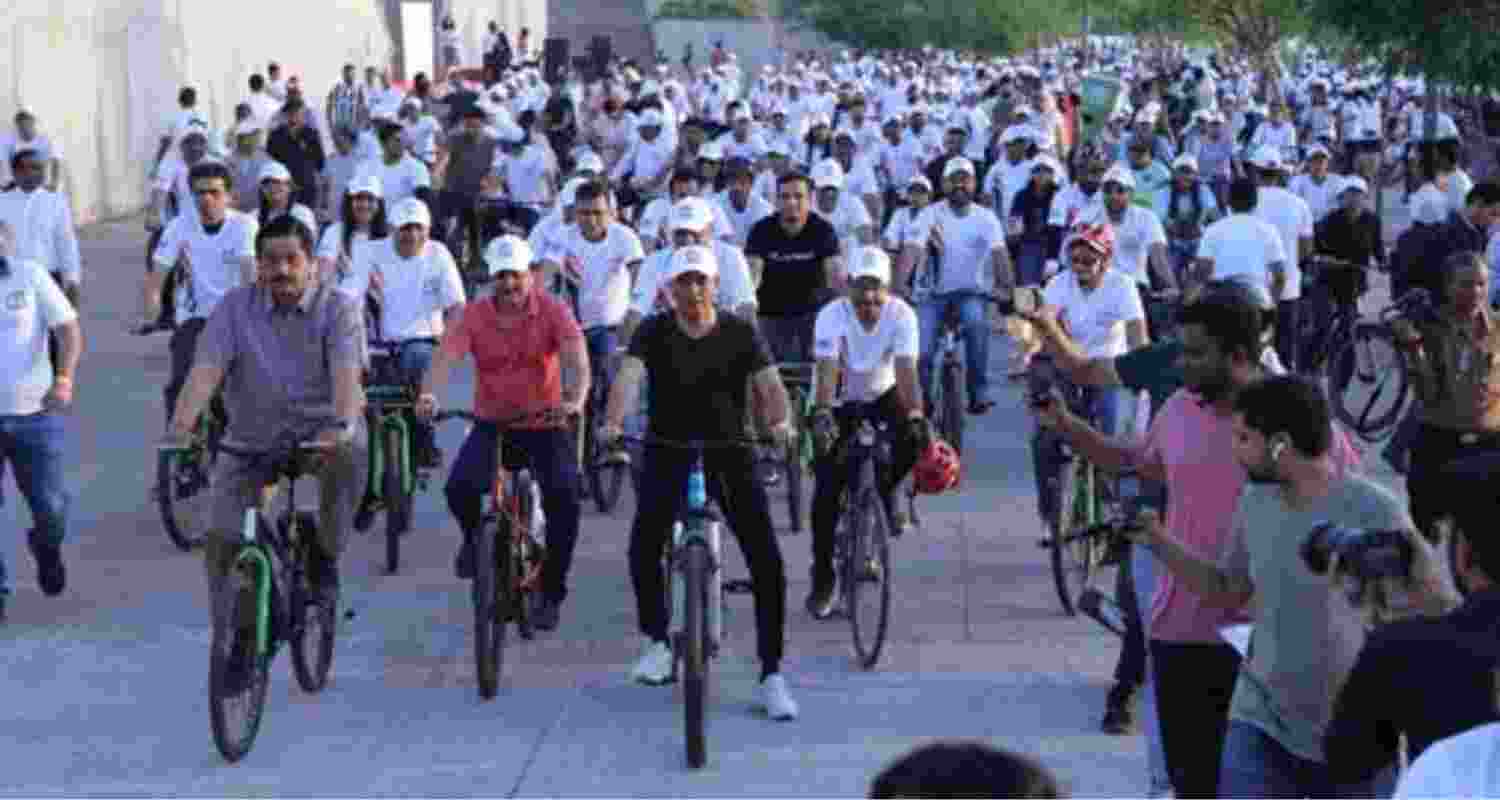 Guinness record holder Rohtash Chaudhary joins Fit India ride. Guinness record holder Rohtash Chaudhary joins Fit India ride.