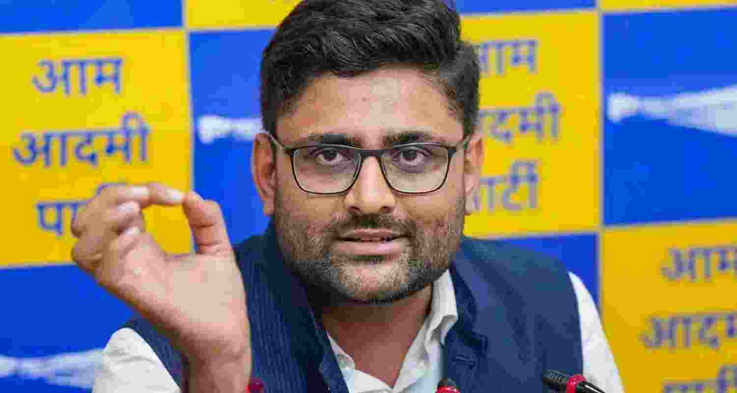 Gopal Italia to contest Visavadar bypolls for AAP. Gopal Italia to contest Visavadar bypolls for AAP.