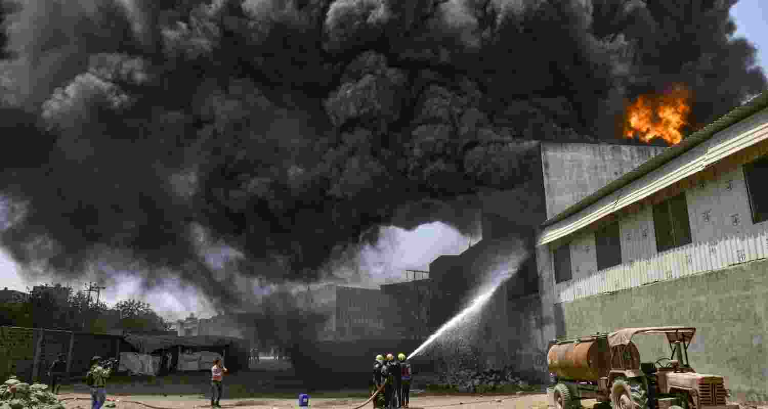 Tragic fire in Gujarat firecracker godown kills 18 people. Tragic fire in Gujarat firecracker godown kills 18 people.