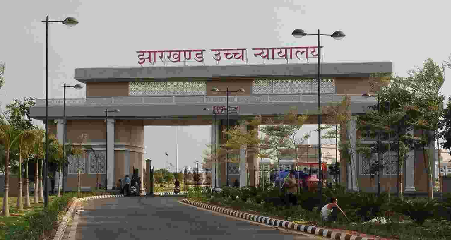 DGP appointment: Jharkhand HC seeks reply from Centre, State. DGP appointment: Jharkhand HC seeks reply from Centre, State.