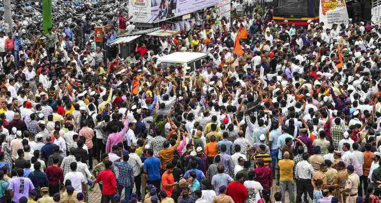 Police Book 20 For Assault On Driver Over Marathi Insult. Police Book 20 For Assault On Driver Over Marathi Insult.