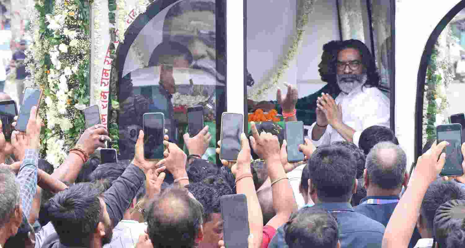 Shibu Soren cremated with State Honours in Jharkhand. Shibu Soren cremated with State Honours in Jharkhand.