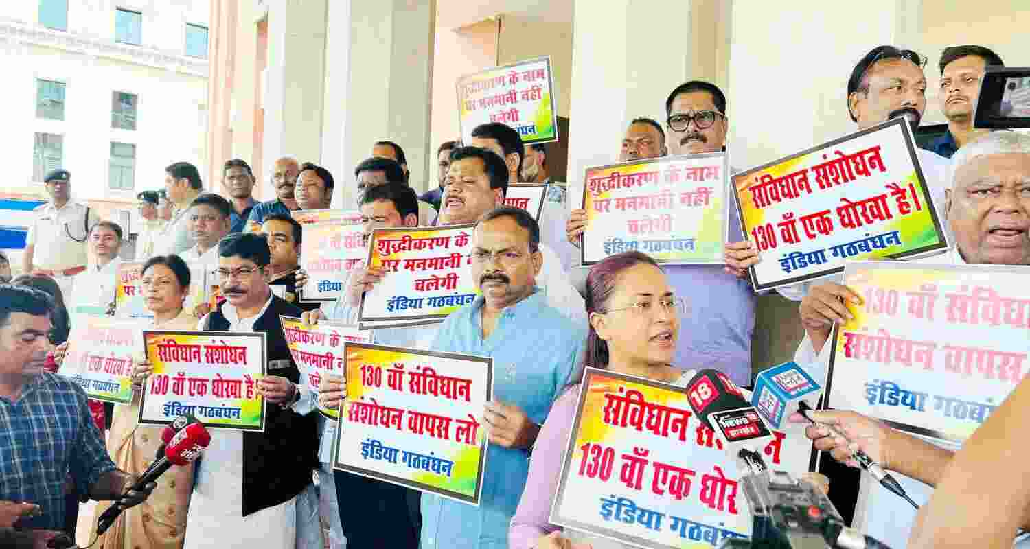Congress MLAs stall House proceedings in Jharkhand. Congress MLAs stall House proceedings in Jharkhand.