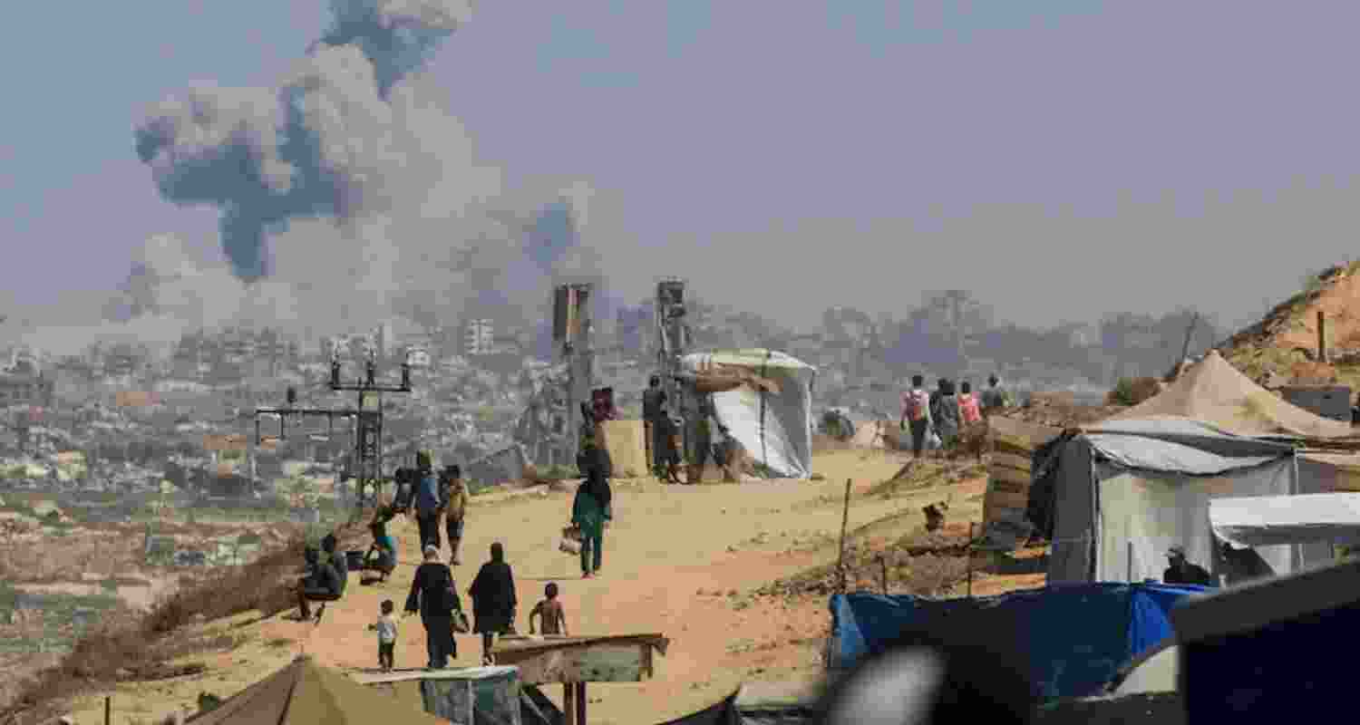 Gaza City encircled as Israel issues last warning to residents. Gaza City encircled as Israel issues last warning to residents.