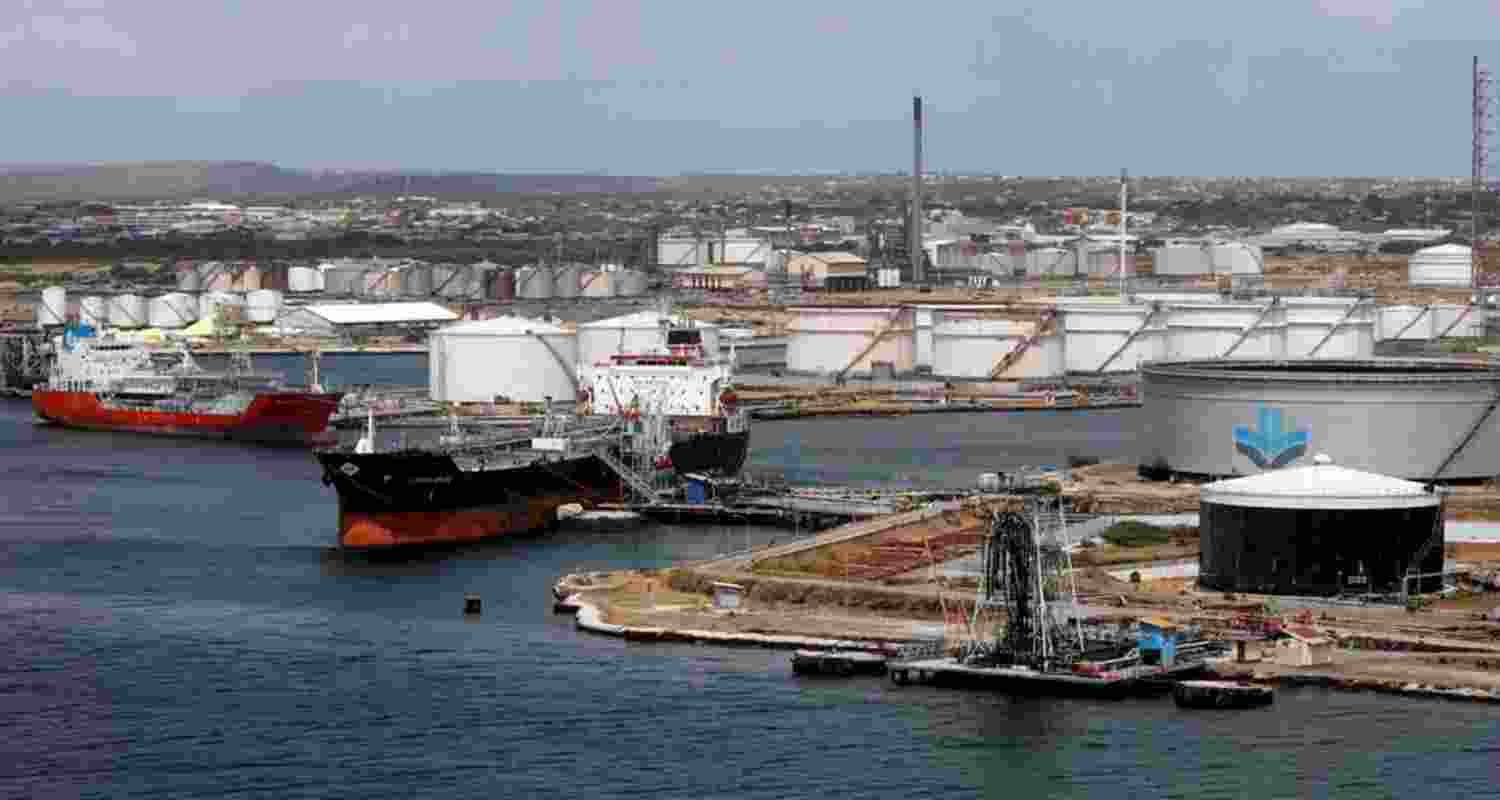 US sanctions Indian firms for transporting Iranian oils US sanctions Indian firms for transporting Iranian oils