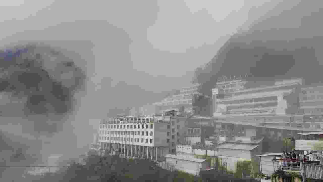 Vaishno Devi Yatra suspended temporarily, landslide at Bhojnalaya Vaishno Devi Yatra suspended temporarily, landslide at Bhojnalaya