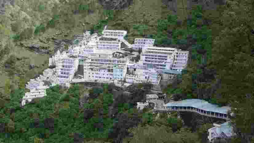 Currently, between 25,000 and 35,000 devotees are arriving daily at the base camp for the pilgrimage. Currently, between 25,000 and 35,000 devotees are arriving daily at the base camp for the pilgrimage.