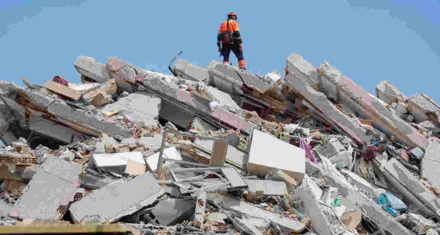 Venezuela's twin earthquakes have killed 2,645 people and injured 12,666, with thousands rescued as aftershocks continue and relief efforts intensify. Venezuela's twin earthquakes have killed 2,645 people and injured 12,666, with thousands rescued as aftershocks continue and relief efforts intensify.